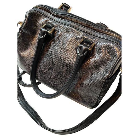 Kelly Wynne I Duffle Dare You Black Serpentine Leather Satchel Handbag Gold Logo - Picture 2 of 16